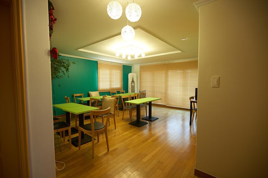 Moon Hostel Сеул Экстерьер фото