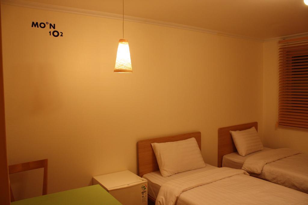 Moon Hostel Сеул Экстерьер фото