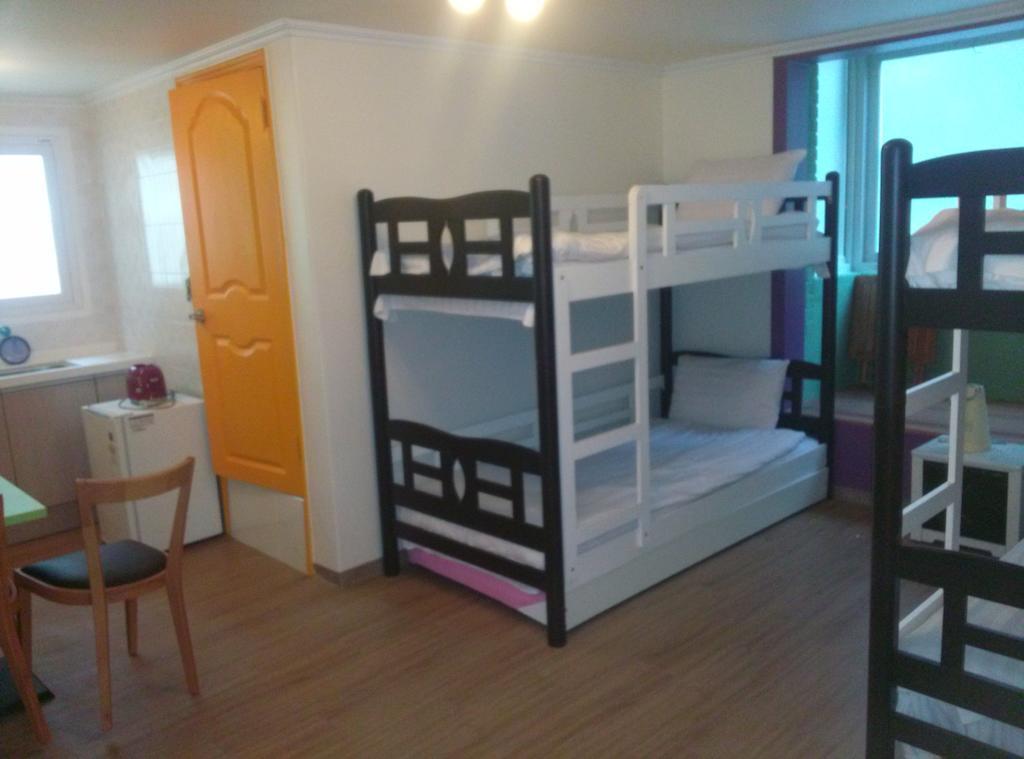 Moon Hostel Сеул Экстерьер фото