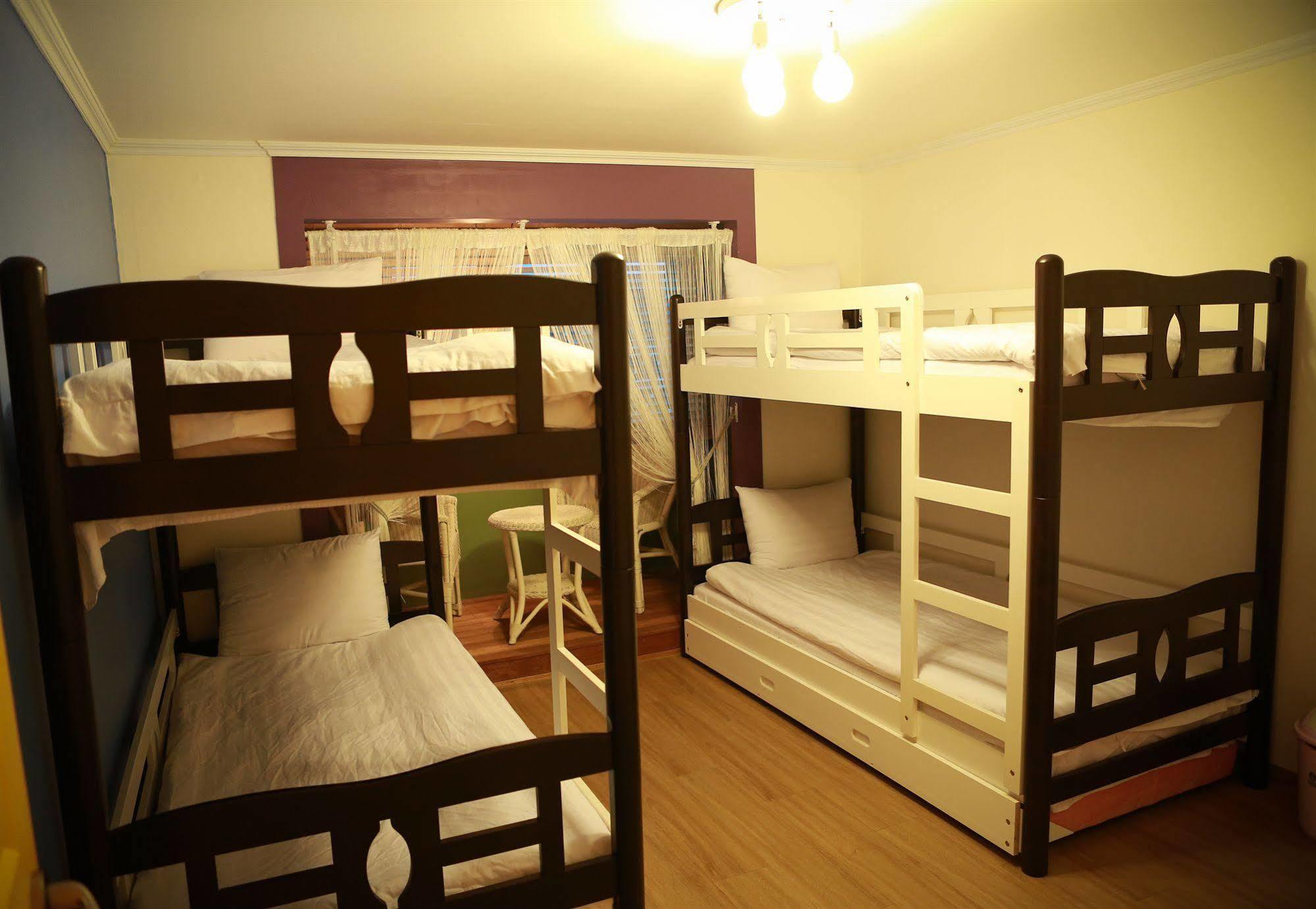 Moon Hostel Сеул Экстерьер фото