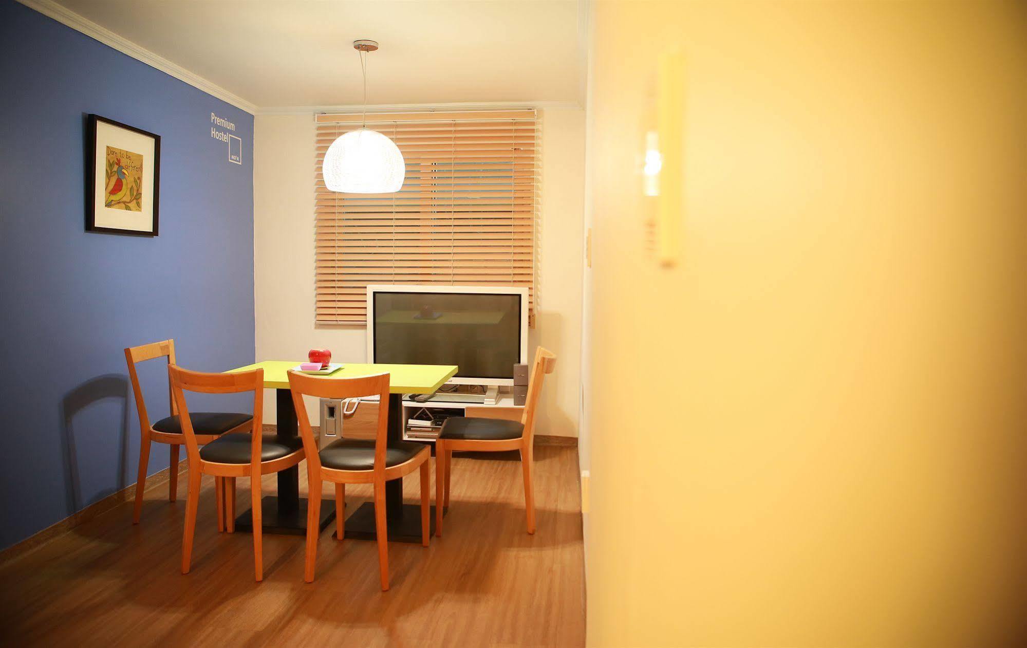 Moon Hostel Сеул Экстерьер фото