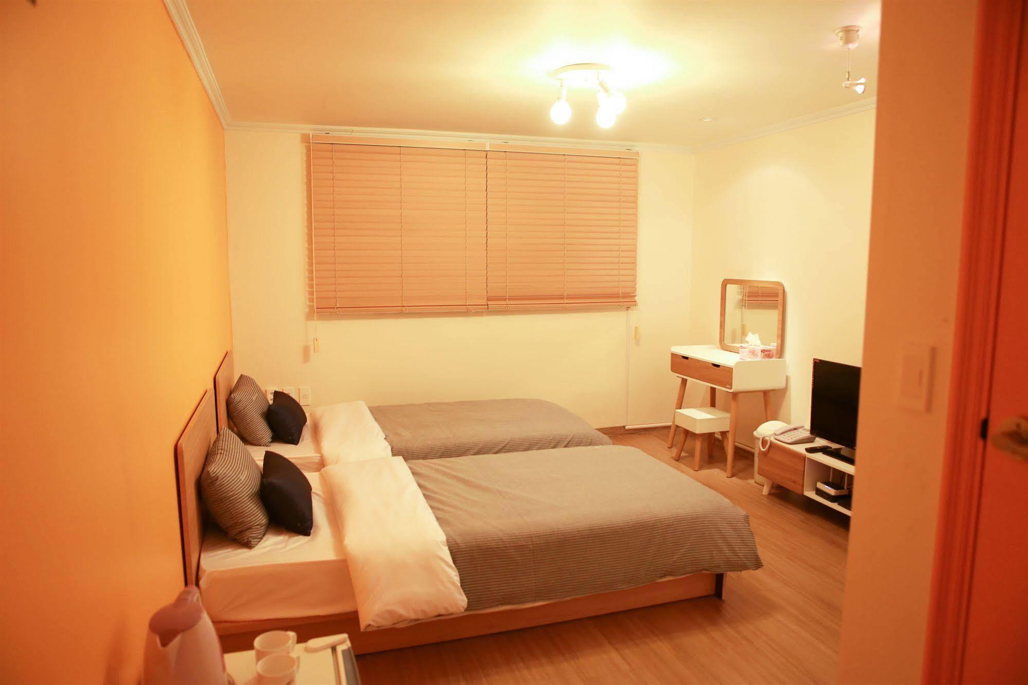 Moon Hostel Сеул Экстерьер фото